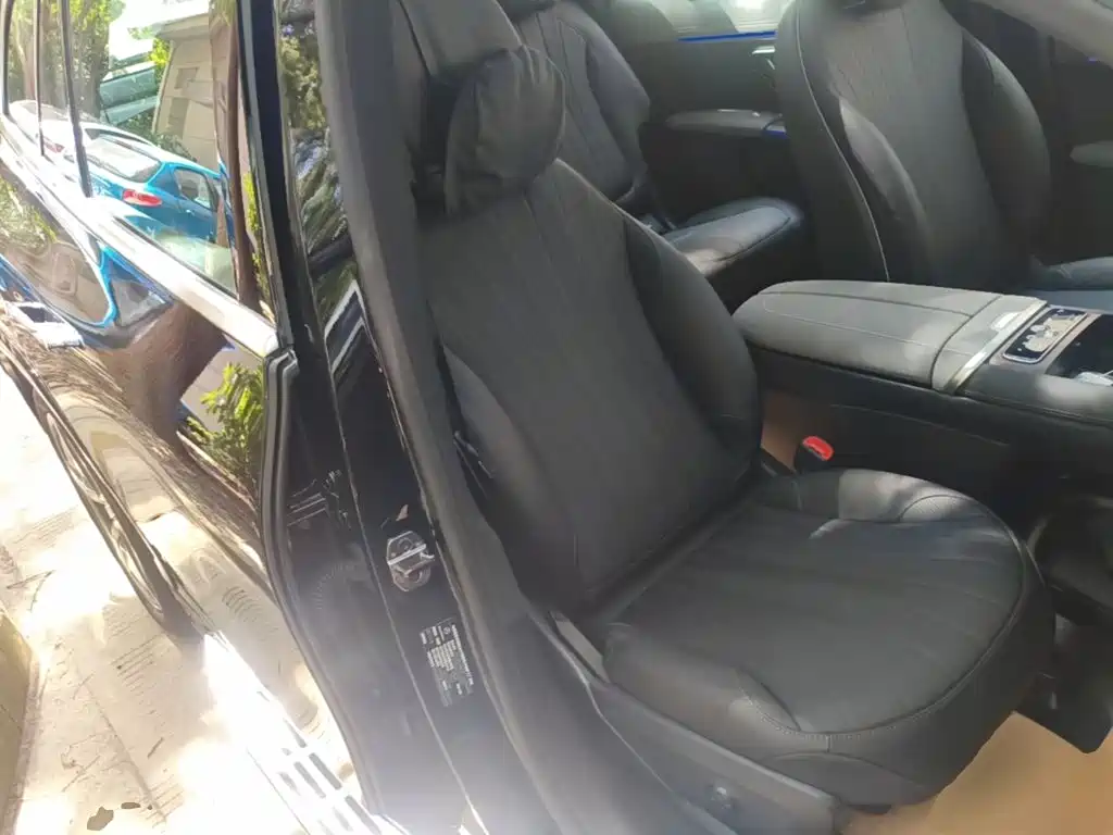 Mercedes-Benz EQS SUV — фото 25