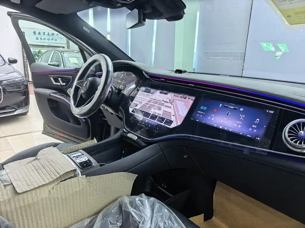 Mercedes-Benz EQS SUV — фото 7