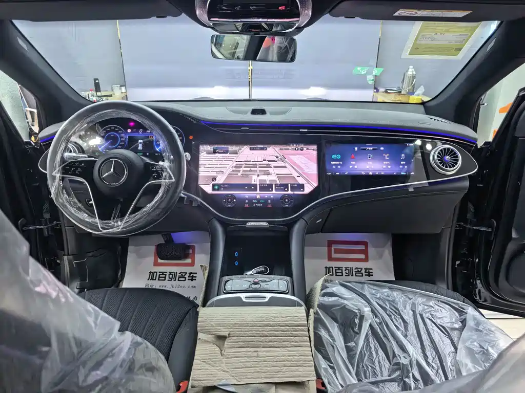 Mercedes-Benz EQS SUV — фото 9
