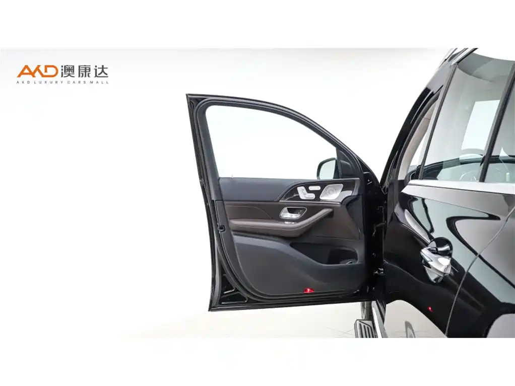 Mercedes-Benz GLS — фото 11