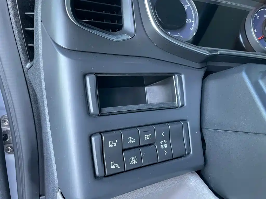 Mercedes-Benz U4023 — фото 10