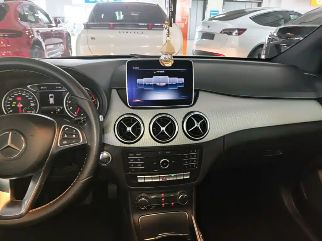 Mercedes-Benz B-Class — фото 13