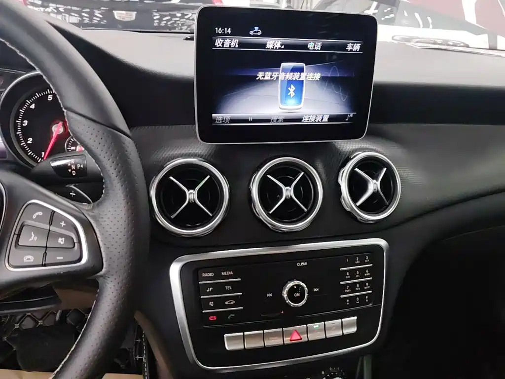 Mercedes-Benz GLA — фото 9