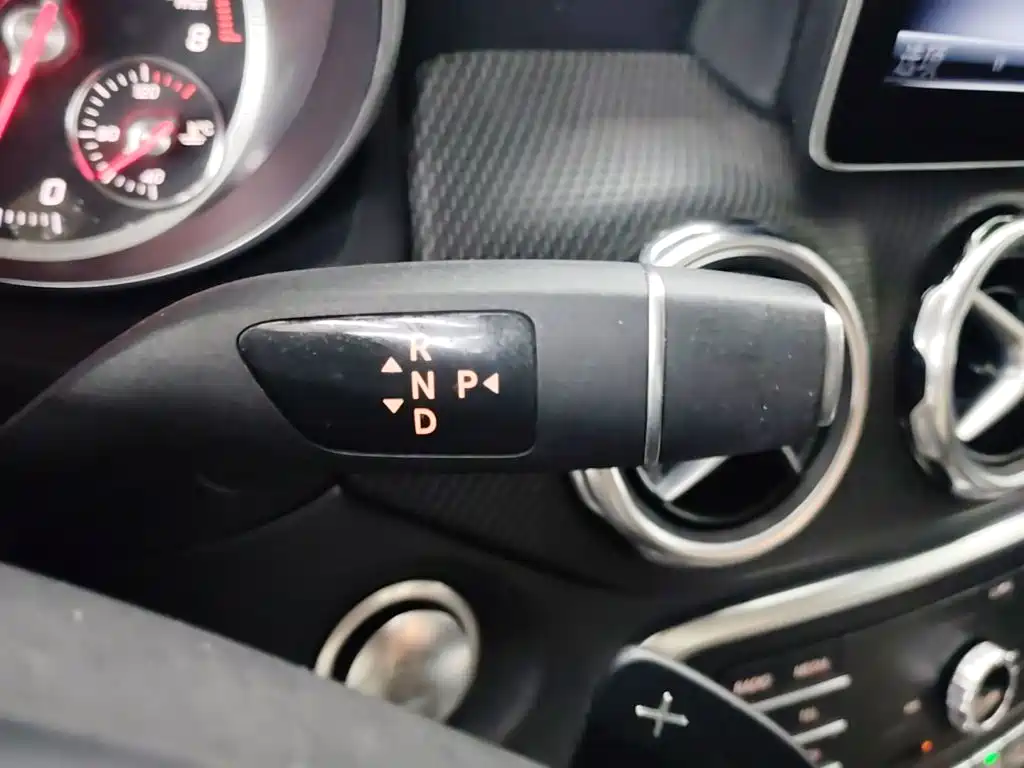 Mercedes-Benz GLA — фото 10