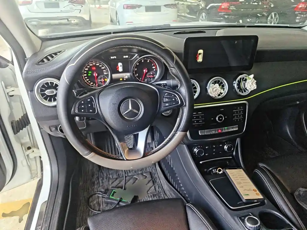 Mercedes-Benz GLA — фото 11