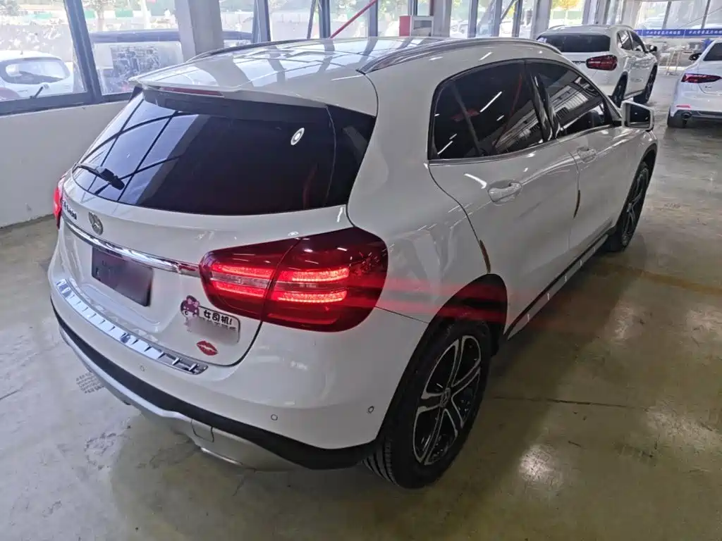 Mercedes-Benz GLA — фото 7