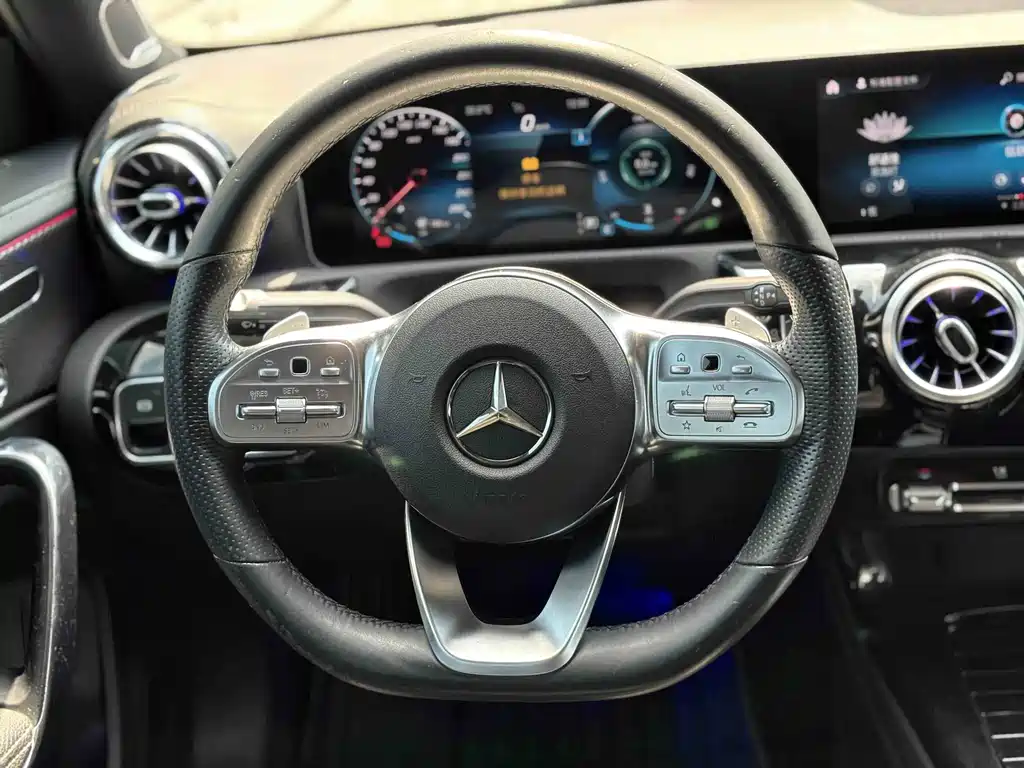 Mercedes-Benz A-Class — фото 17