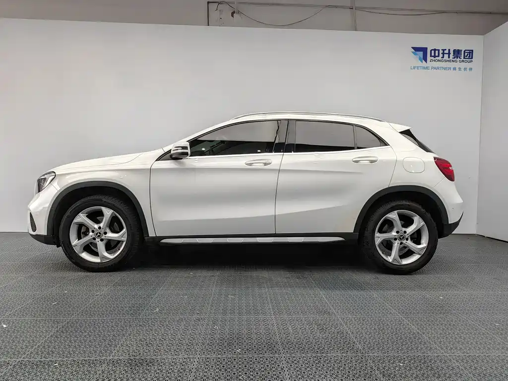 Mercedes-Benz GLA — фото 7