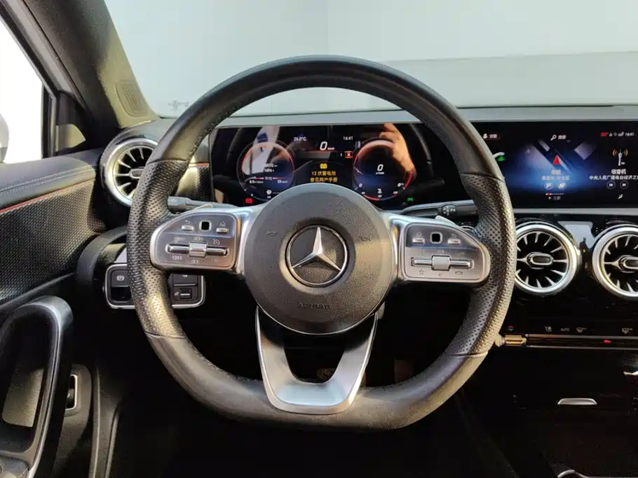 Mercedes-Benz A-Class — фото 15