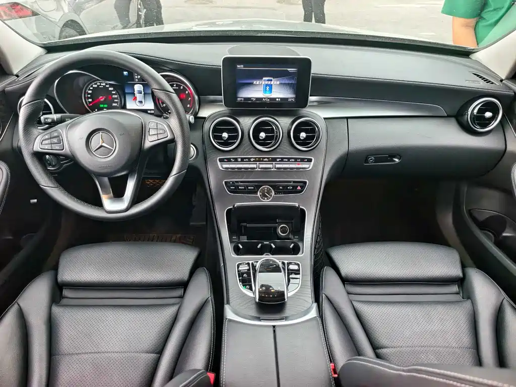 Mercedes-Benz C-Class — фото 11
