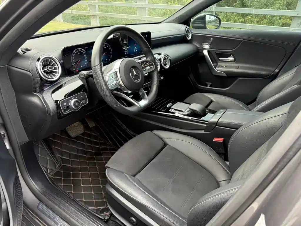 Mercedes-Benz A-Class — фото 15