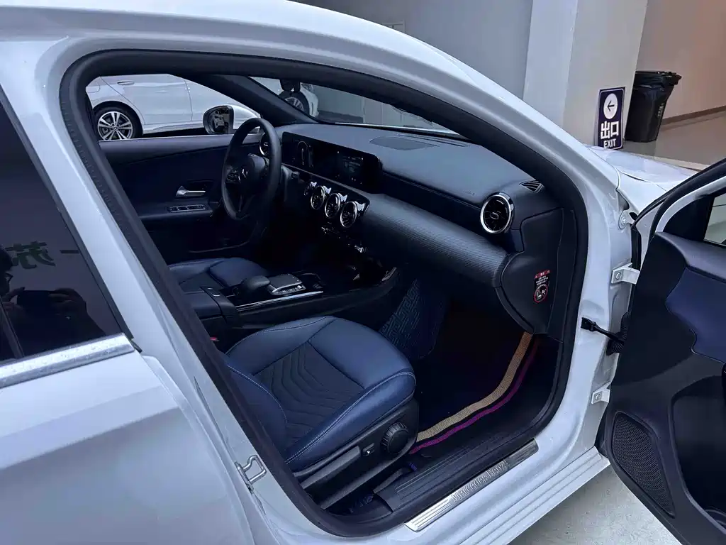 Mercedes-Benz A-Class — фото 11