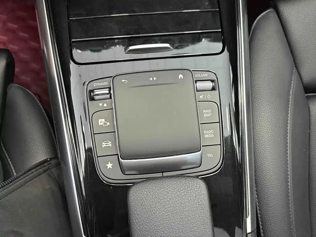 Mercedes-Benz GLA — фото 13
