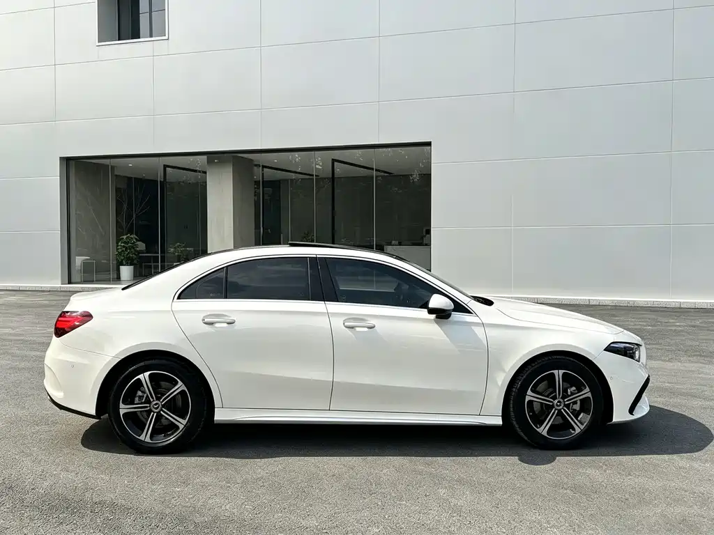 Mercedes-Benz A-Class — фото 6