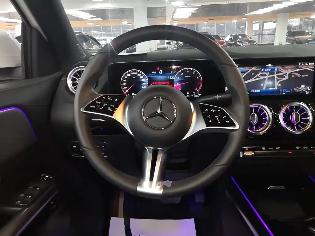 Mercedes-Benz GLA — фото 6