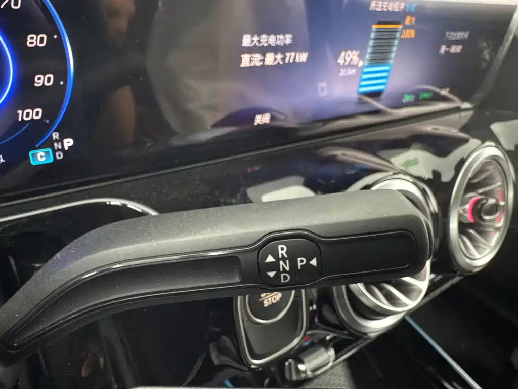 Mercedes-Benz EQA — фото 13