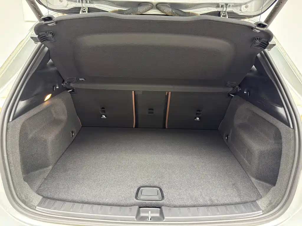 Mercedes-Benz EQA — фото 15