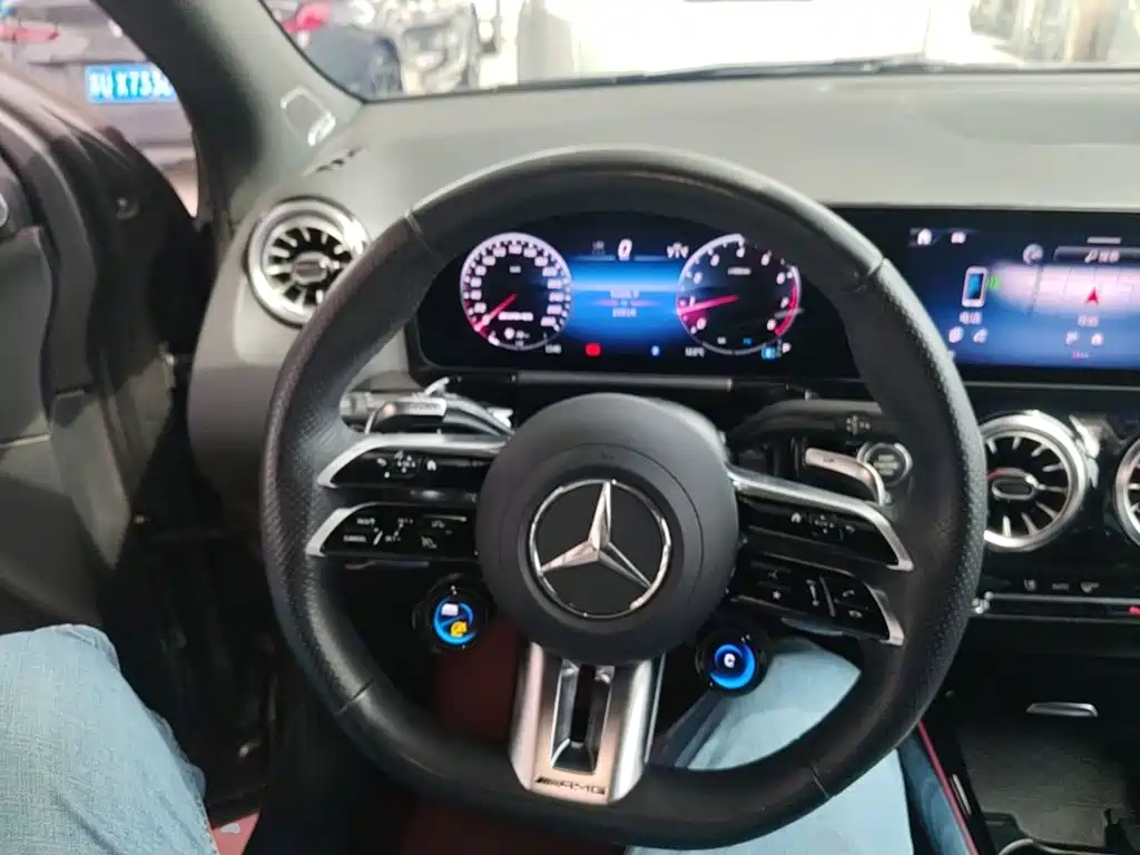 Mercedes-Benz GLA AMG — фото 11