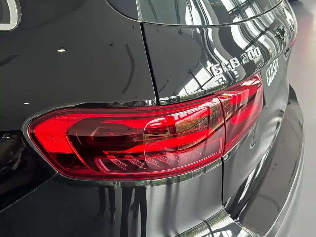 Mercedes-Benz GLB — фото 17