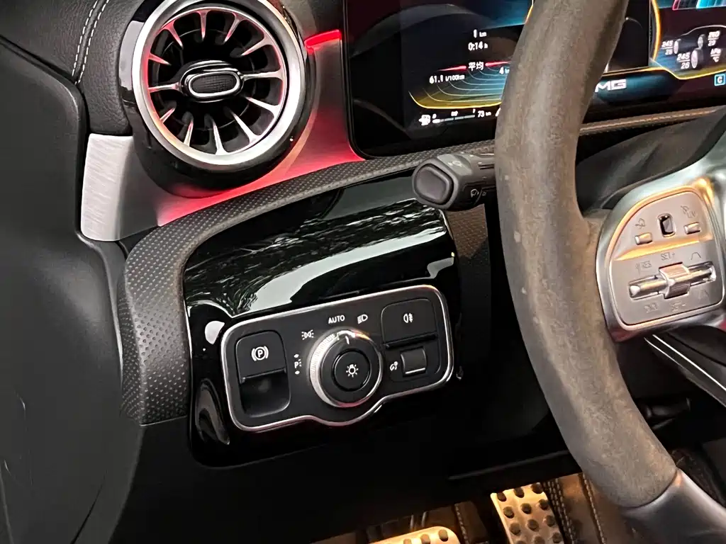 Mercedes-Benz CLA AMG — фото 20