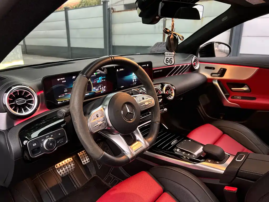 Mercedes-Benz CLA AMG — фото 9