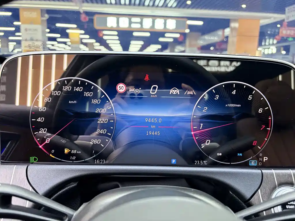 Mercedes-Benz E-Class — фото 17