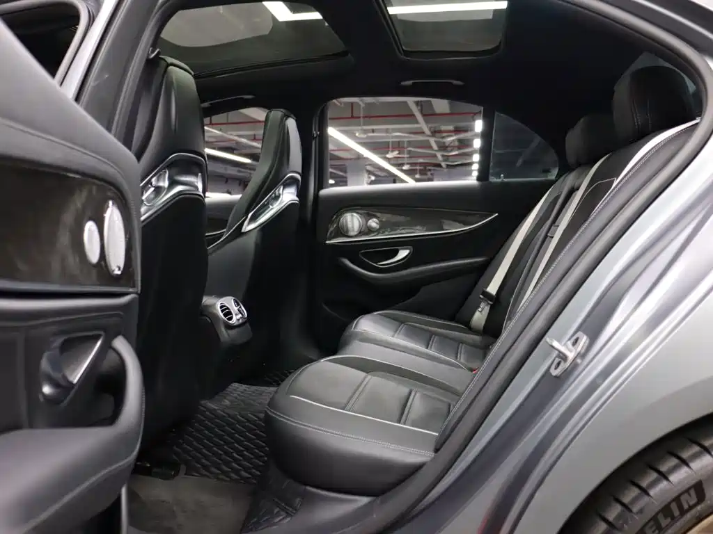 Mercedes-Benz E-Class AMG — фото 22