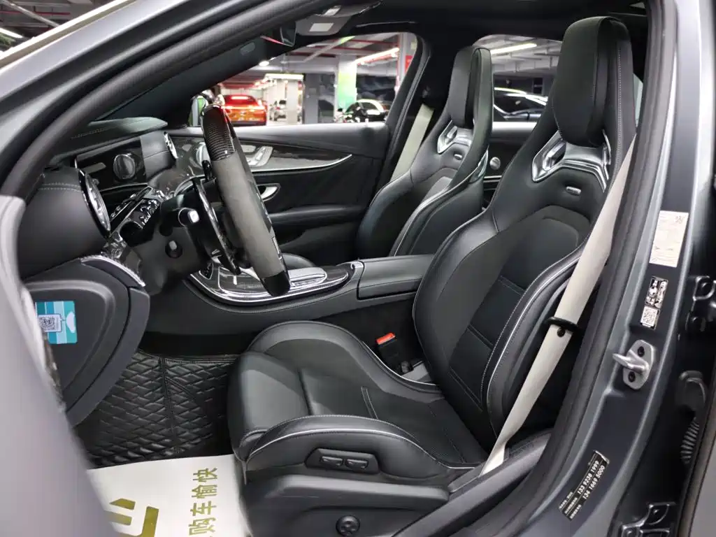 Mercedes-Benz E-Class AMG — фото 10