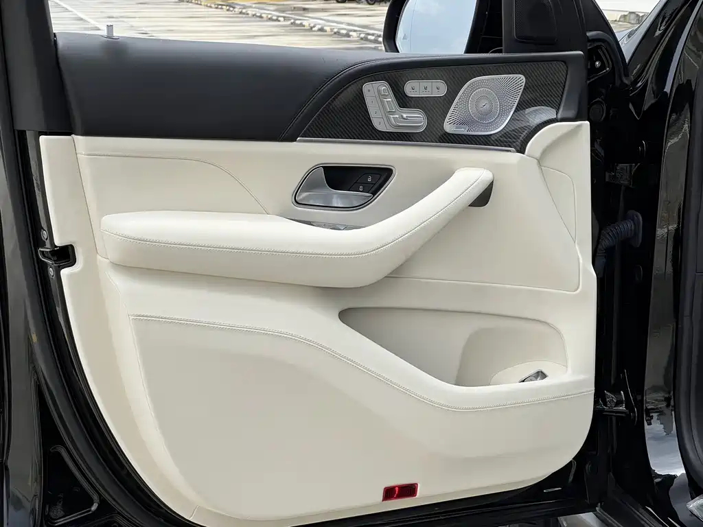 Mercedes-Benz GLS AMG — фото 15