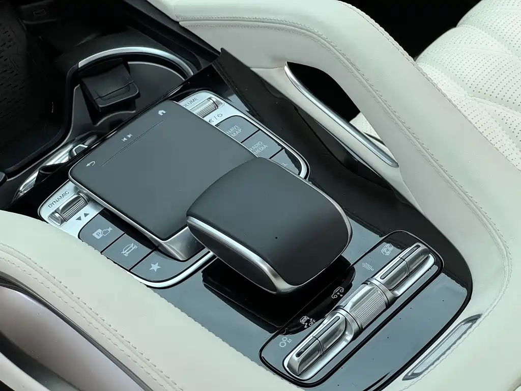 Mercedes-Benz GLS AMG — фото 18