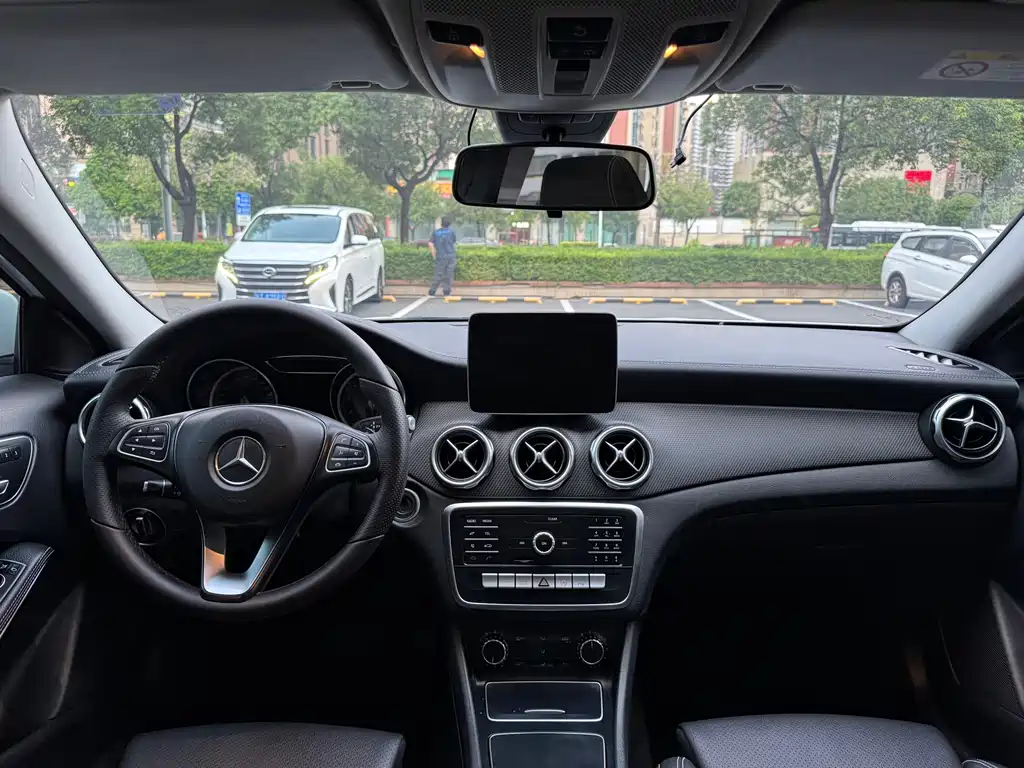 Mercedes-Benz GLA — фото 5