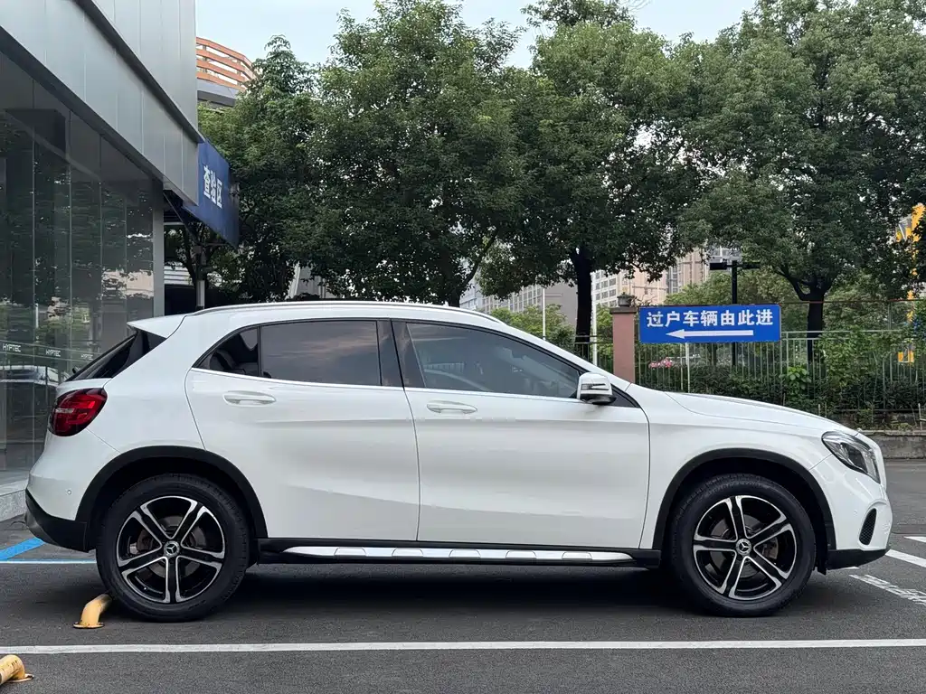 Mercedes-Benz GLA — фото 10