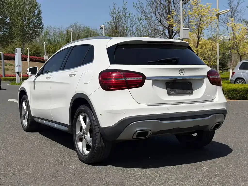 Mercedes-Benz GLA — фото 11