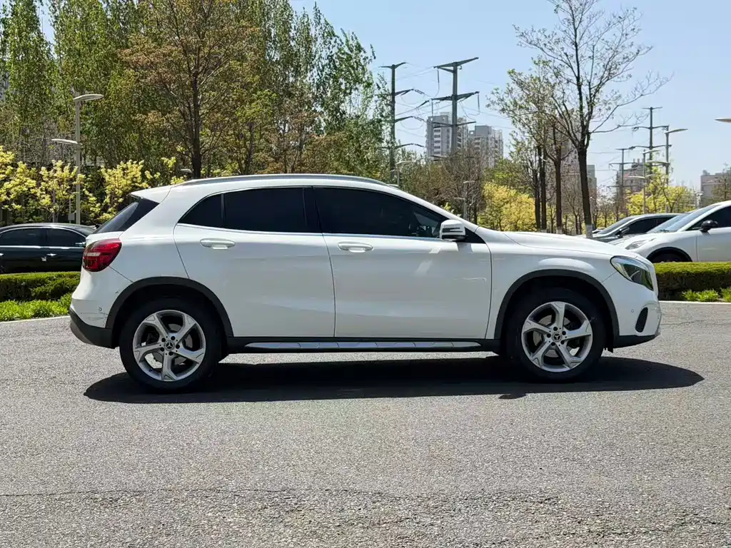Mercedes-Benz GLA — фото 13