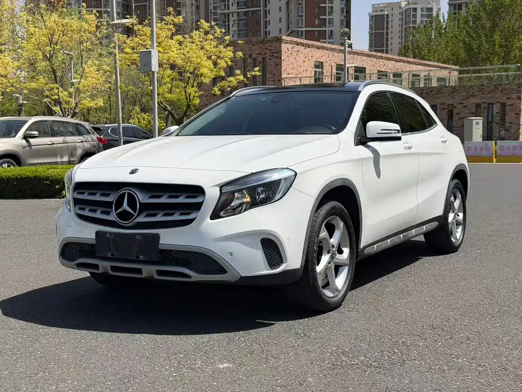 Mercedes-Benz GLA — фото 9