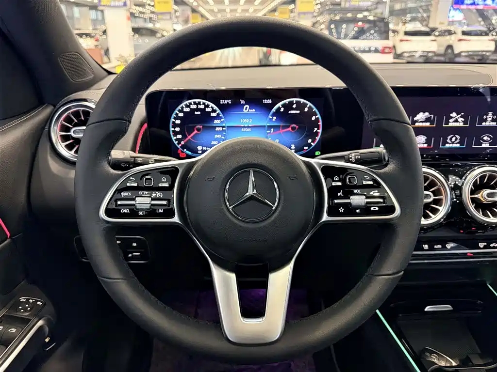 Mercedes-Benz GLB — фото 17