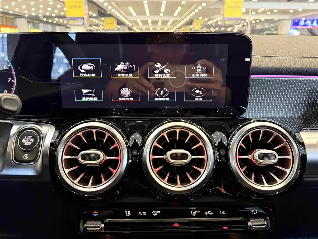 Mercedes-Benz GLB — фото 20
