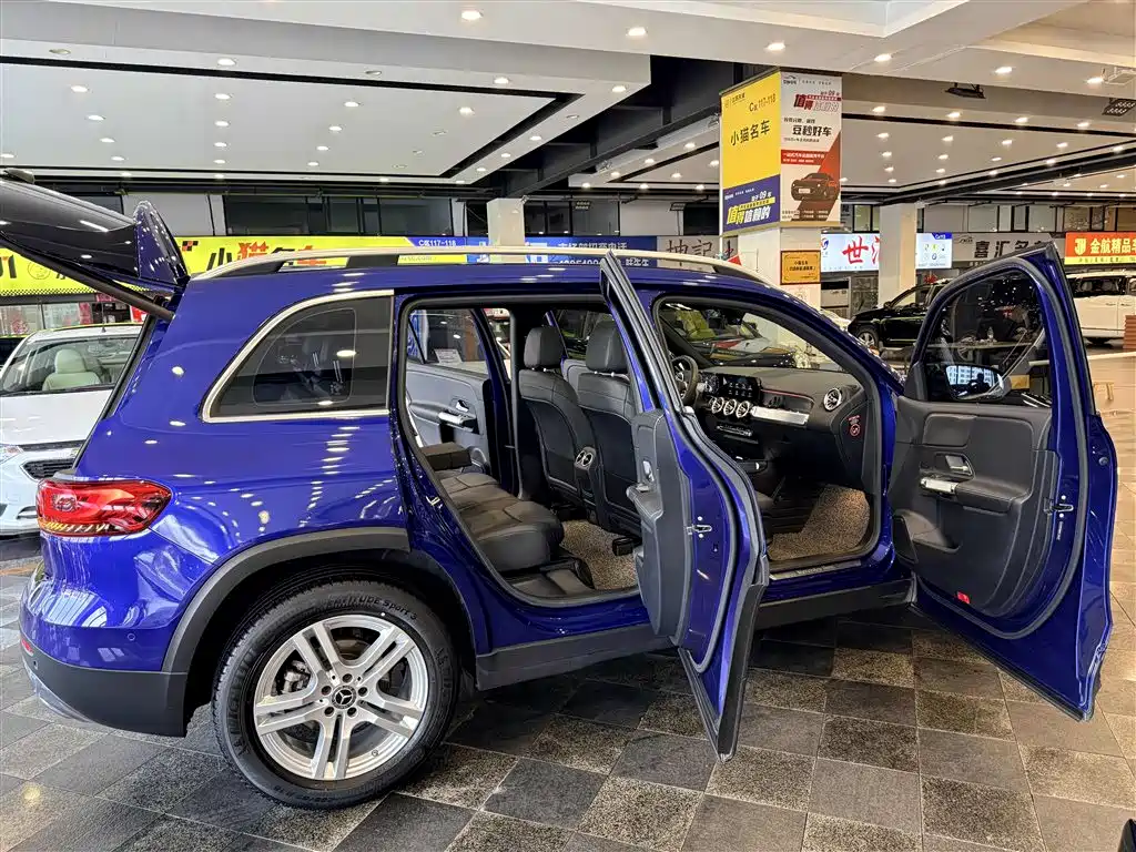 Mercedes-Benz GLB — фото 35