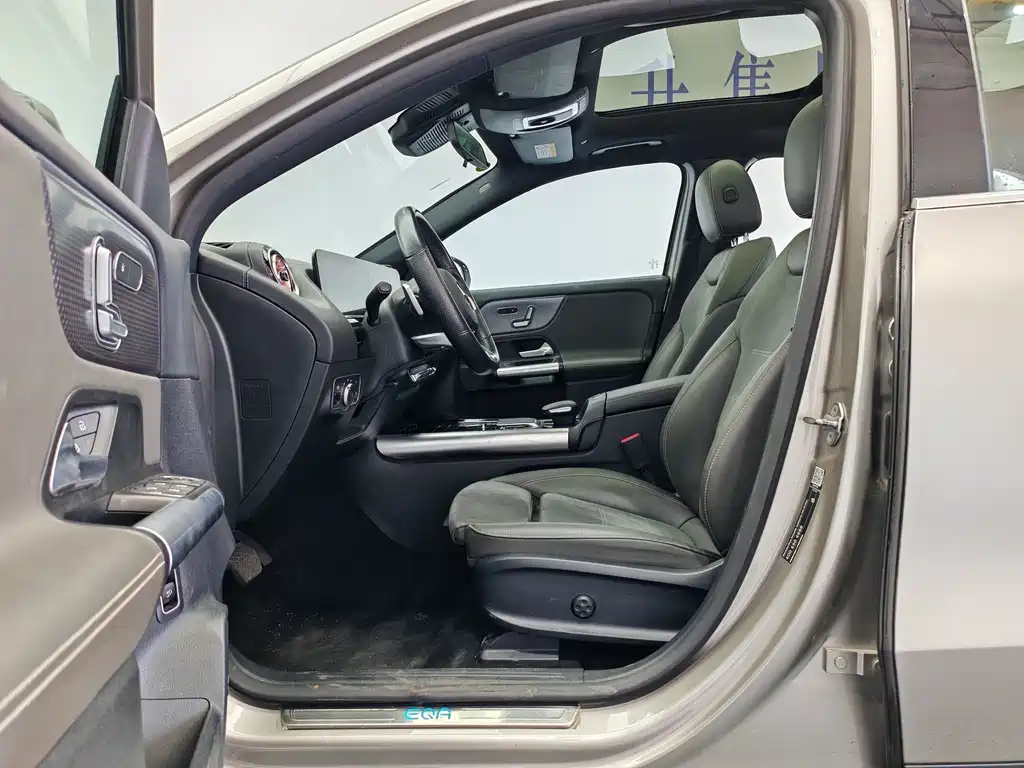 Mercedes-Benz EQA — фото 11