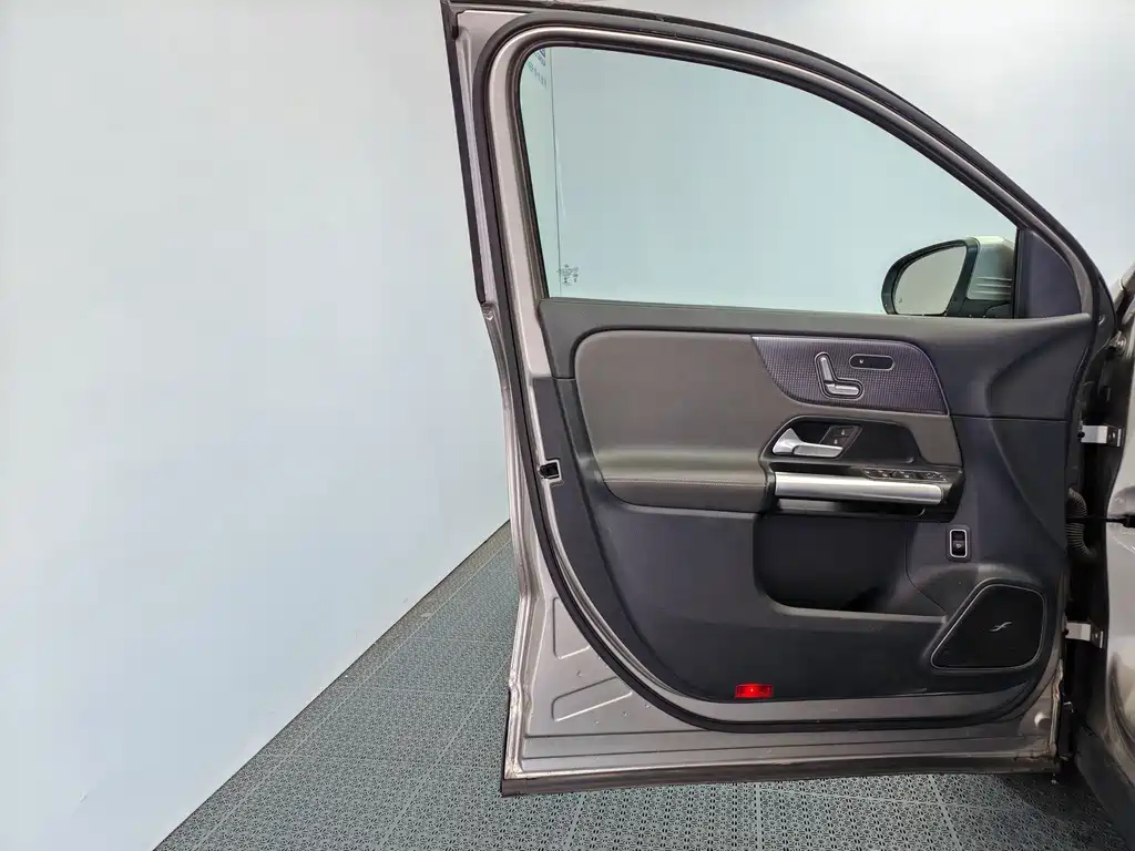 Mercedes-Benz EQA — фото 13