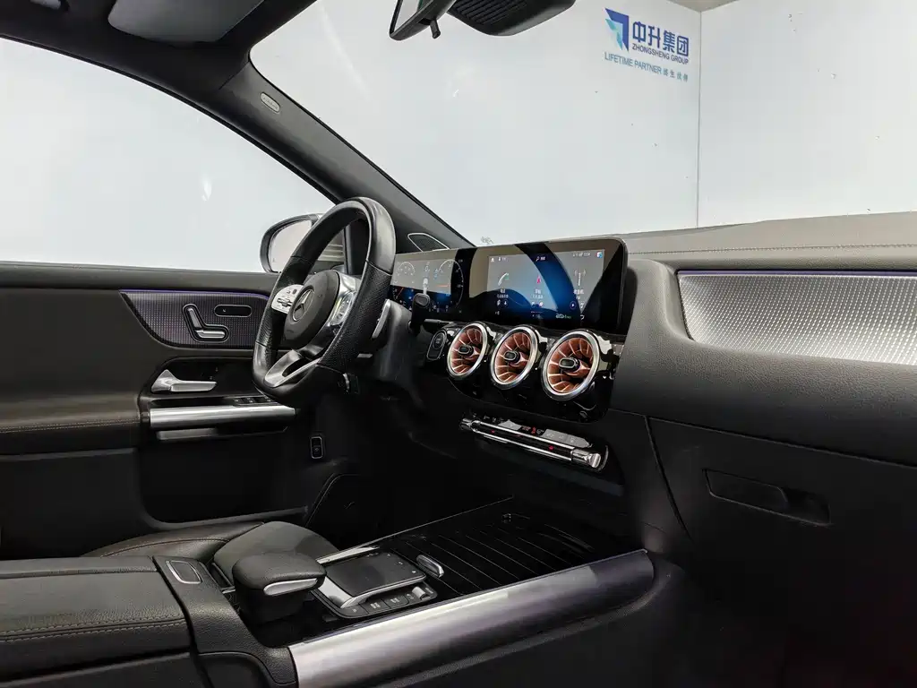 Mercedes-Benz EQA — фото 15
