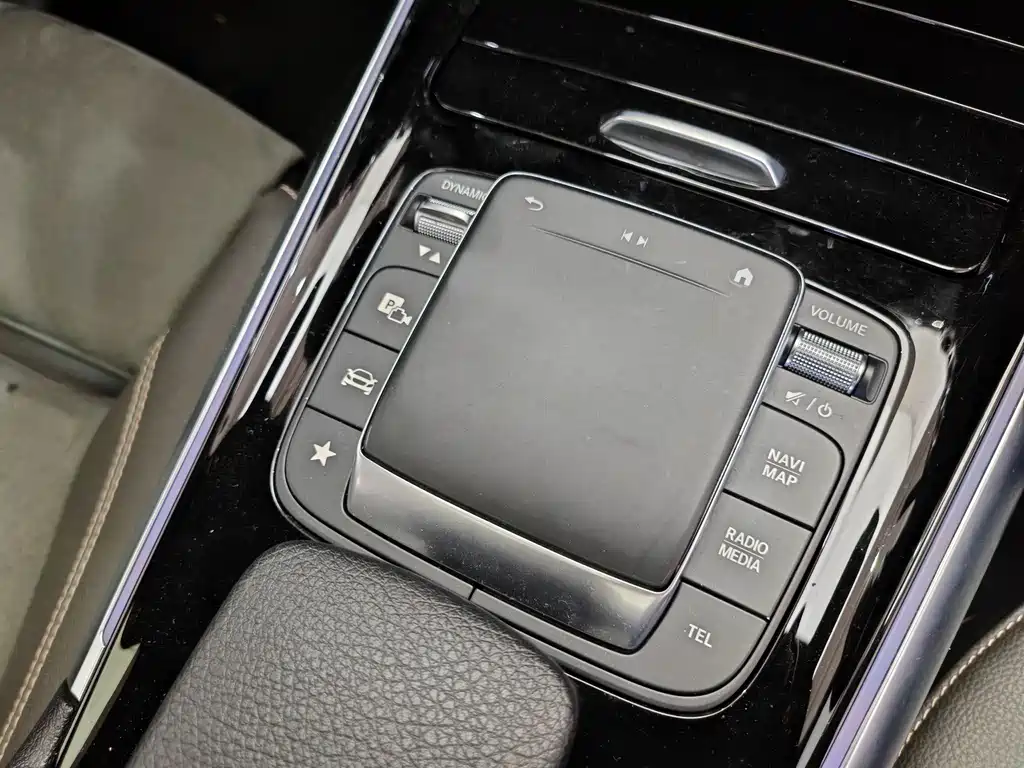Mercedes-Benz EQA — фото 17