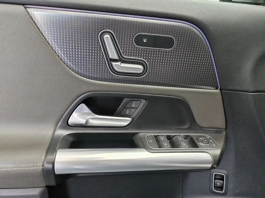 Mercedes-Benz EQA — фото 19