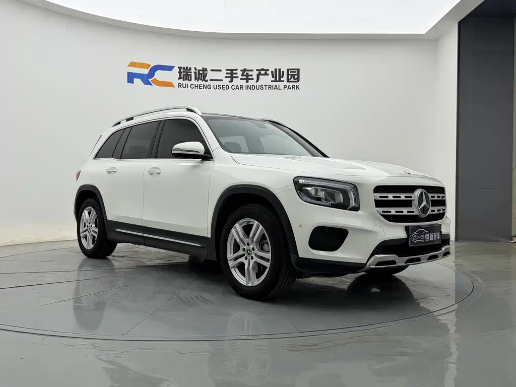 Mercedes-Benz GLB — фото 3
