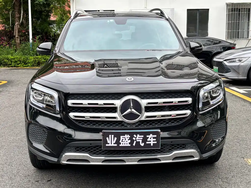 Mercedes-Benz GLB — фото 2