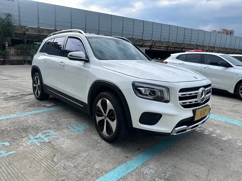 Mercedes-Benz GLB — фото 3