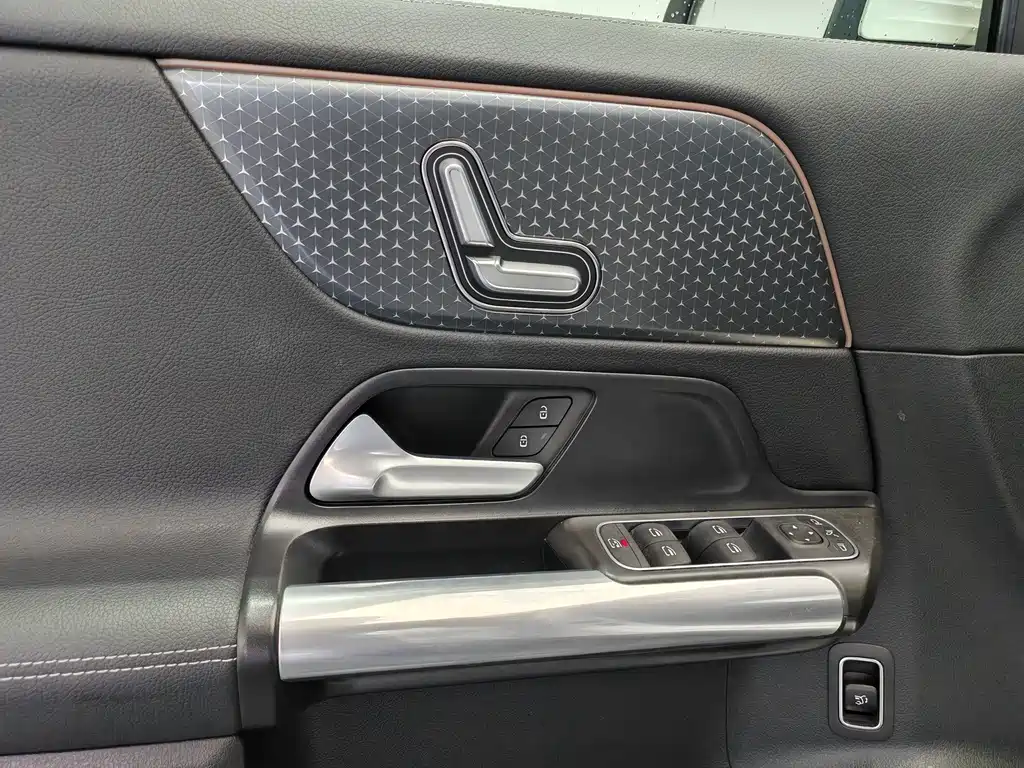 Mercedes-Benz GLA — фото 18