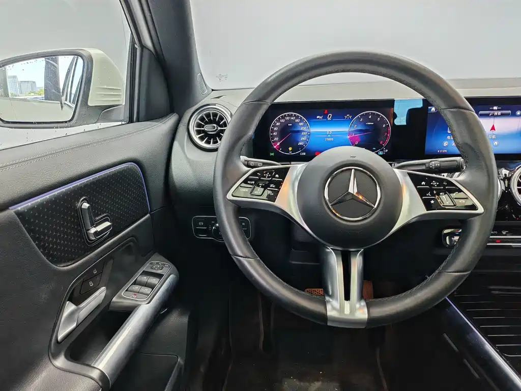 Mercedes-Benz GLA — фото 9