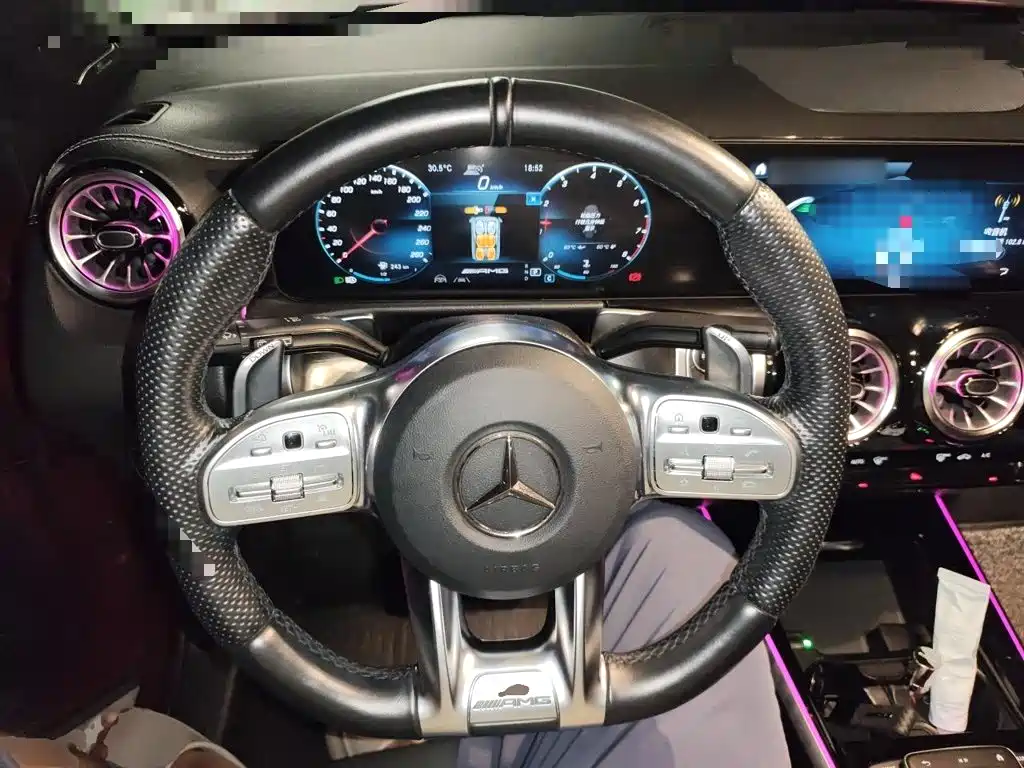 Mercedes-Benz GLB AMG — фото 6