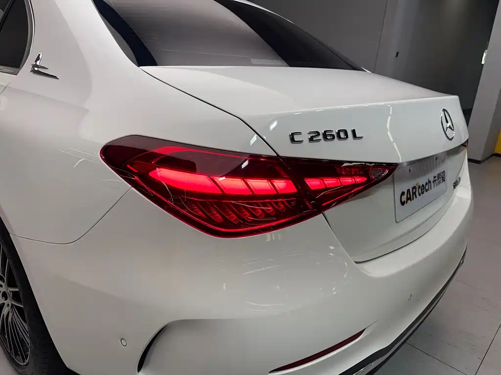 Mercedes-Benz C-Class — фото 11